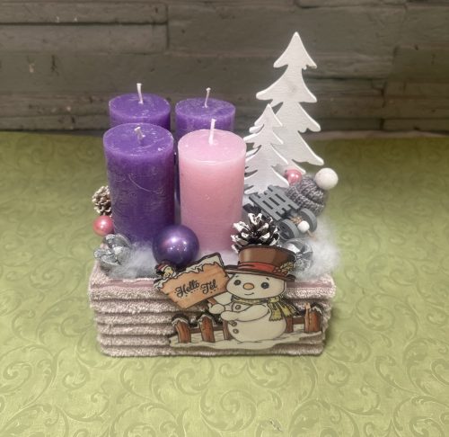 Adventi asztaldísz hóemberrel