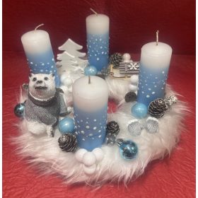 Adventi koszorú jegesmacival