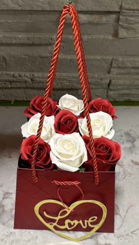 LOVE virág táska