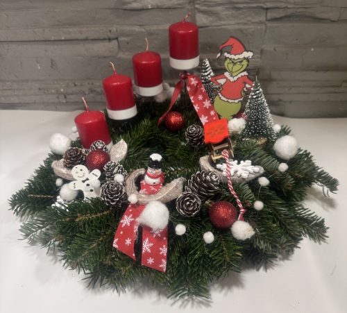 Adventi koszorú Grincs figurával