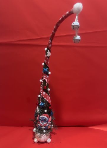 Grincsfa Stitch figurával