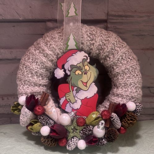 Kopogtató Grincs figurával